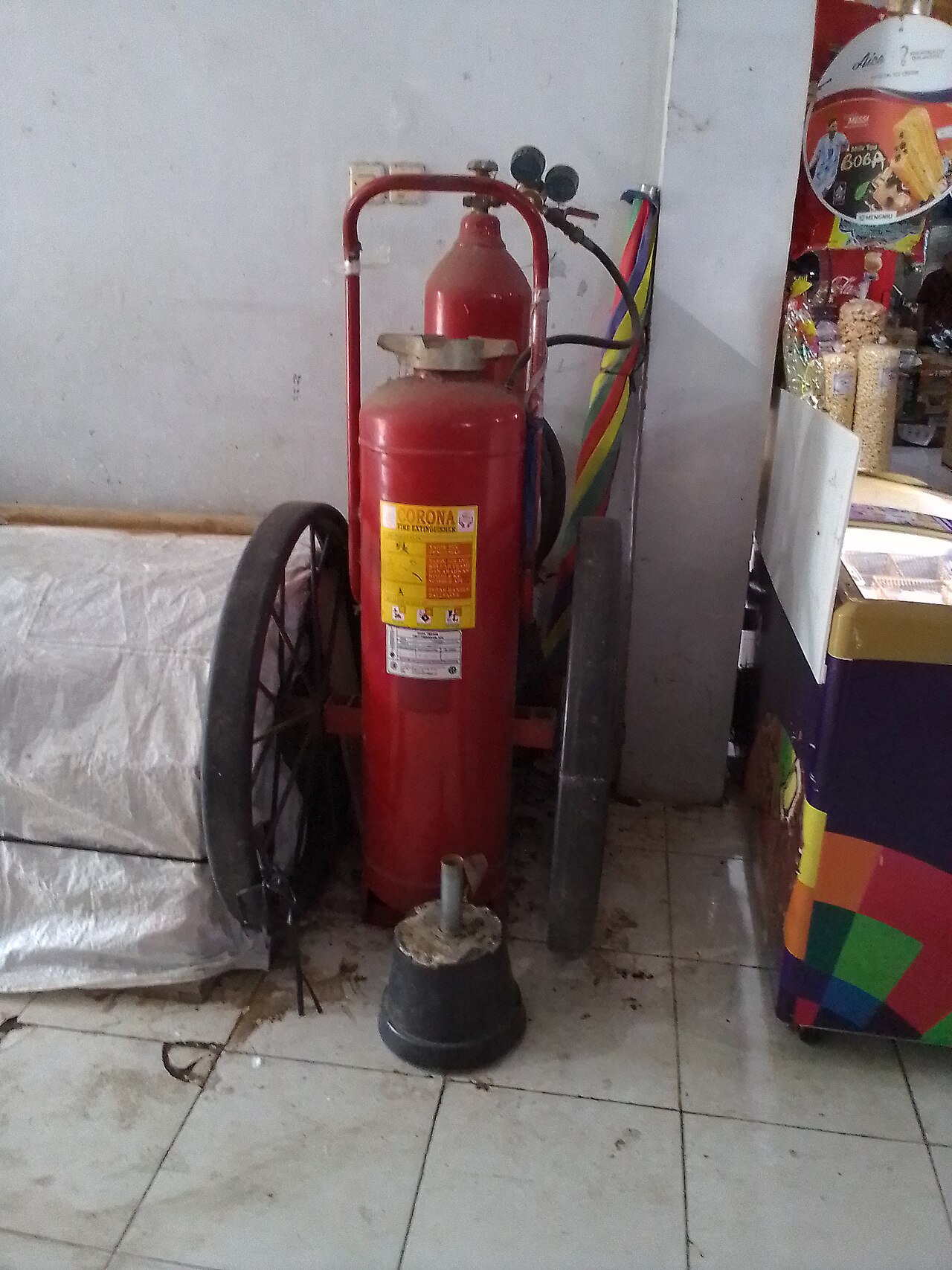 Operasi pemadaman kebakaran lahewatimur